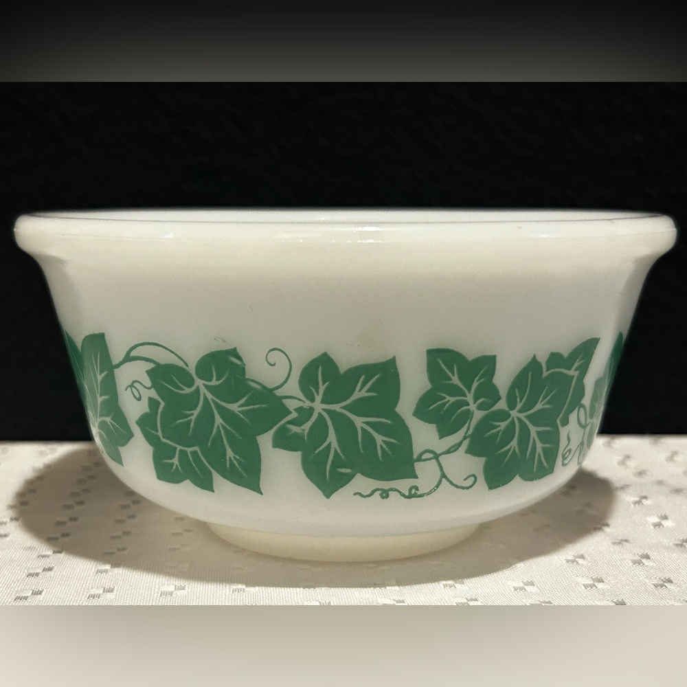 Hazel Atlas Green Ivy 5" Mixing Bowl -Nesting Bowl English Ivy